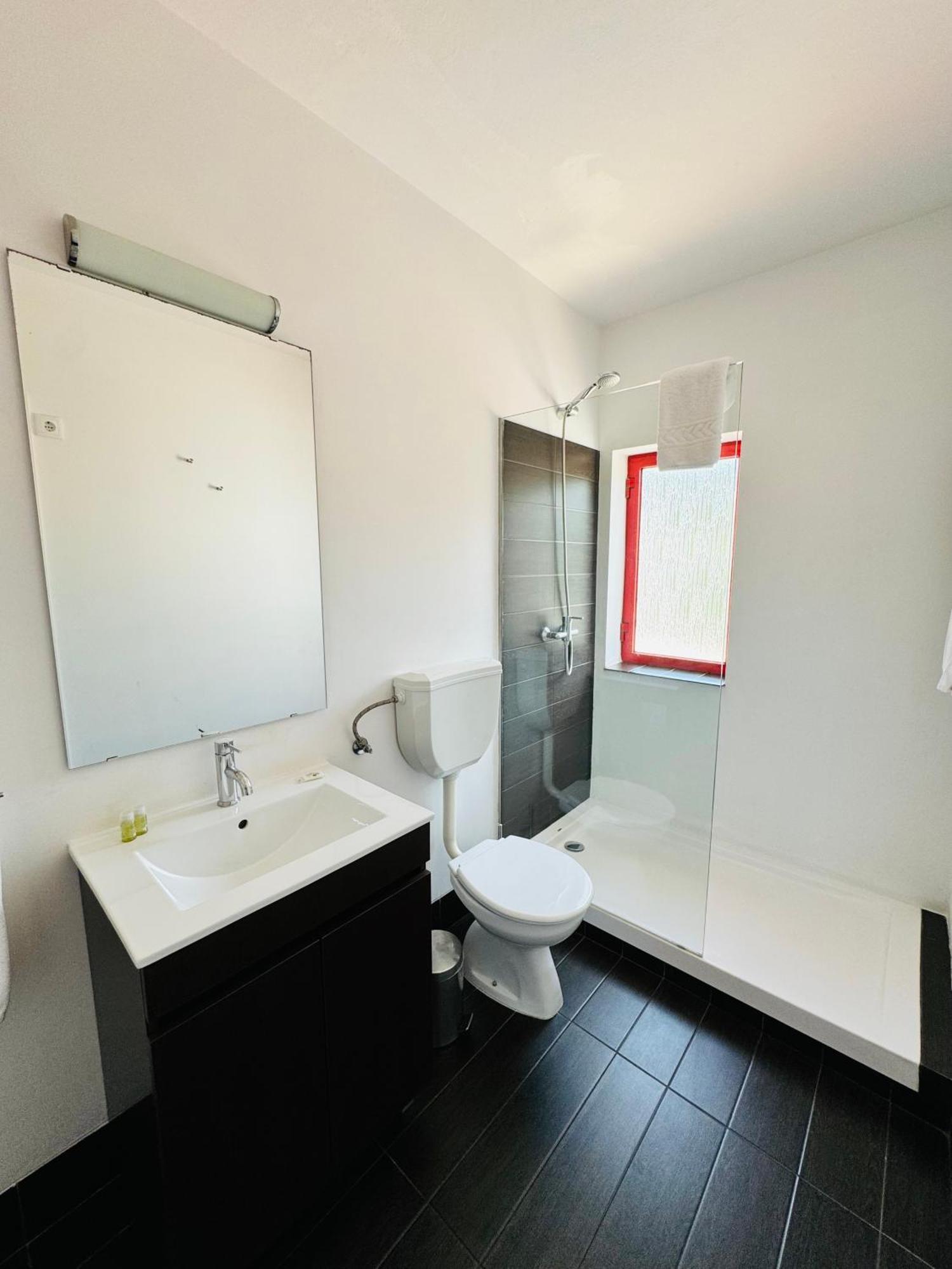 Nature & Beach Guest Rooms, Aldeamento Turistico Do Camarido Cristelo  Room photo
